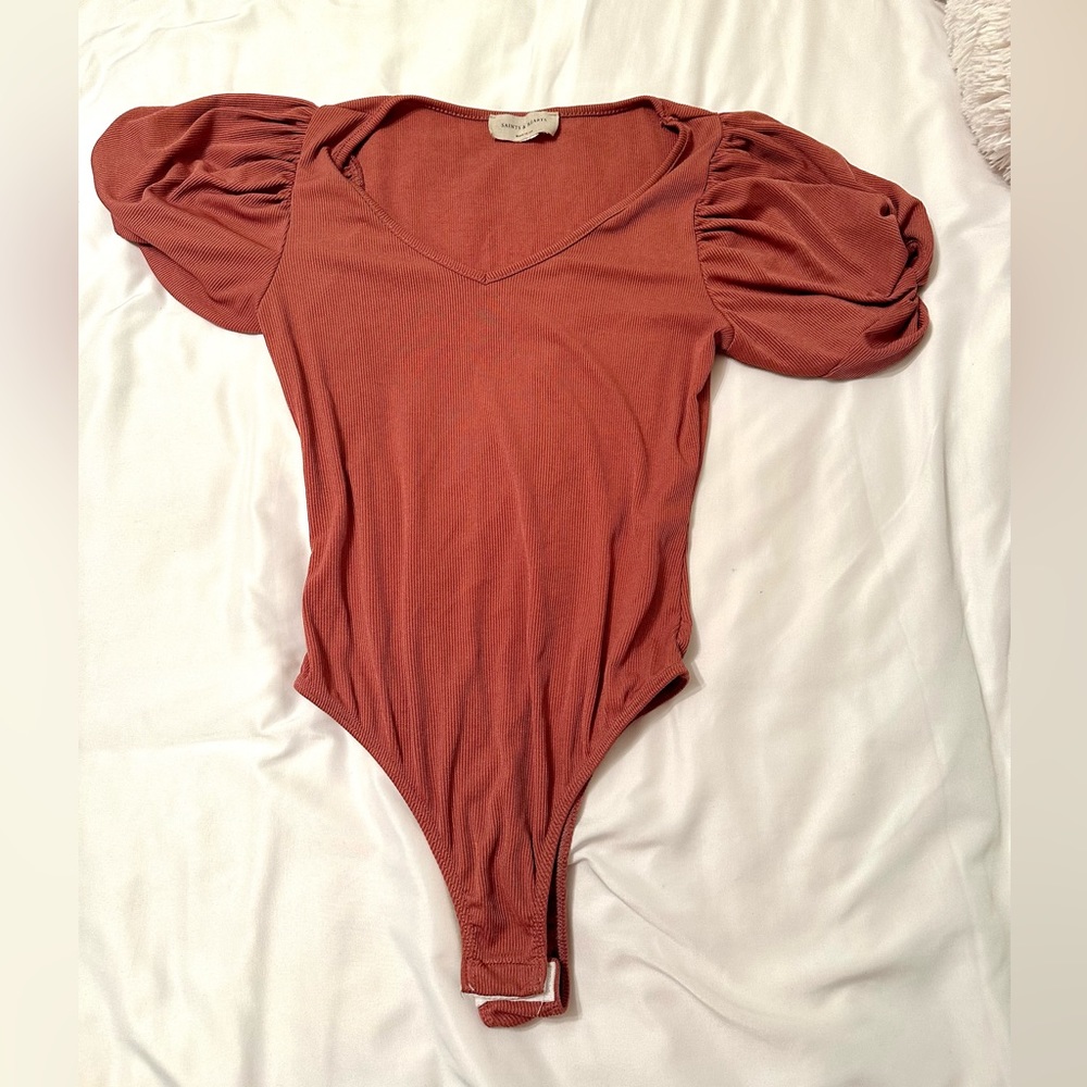 Ruffled shoulder Short Sleeve body suit